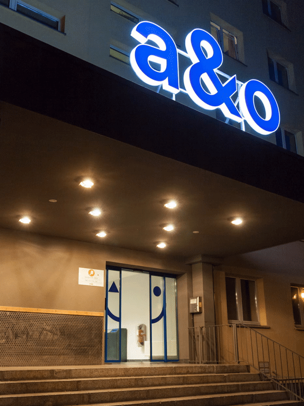 ao_hotels_moodley_branding_eingang_logo